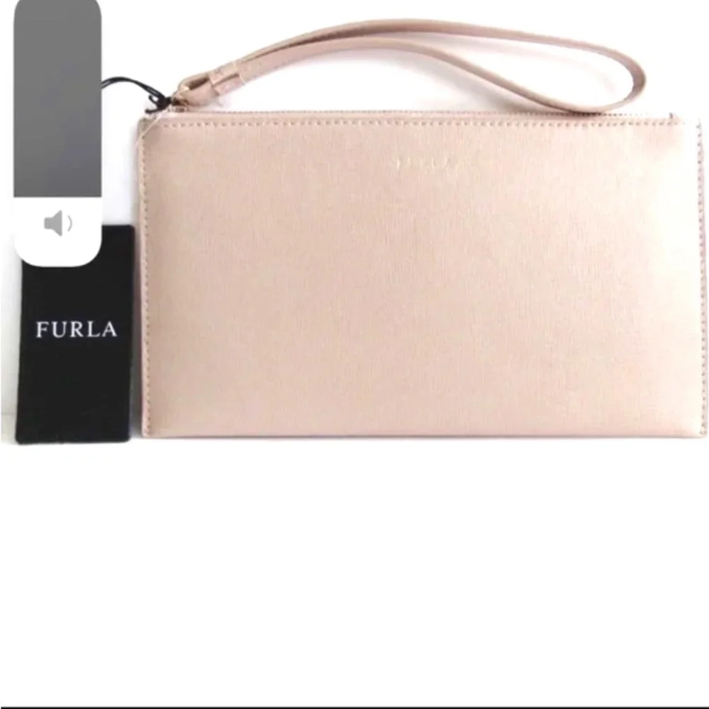 NWT Furla Wristlet Beige/Tan Saffiano Leather Envelope in Excellent Condition